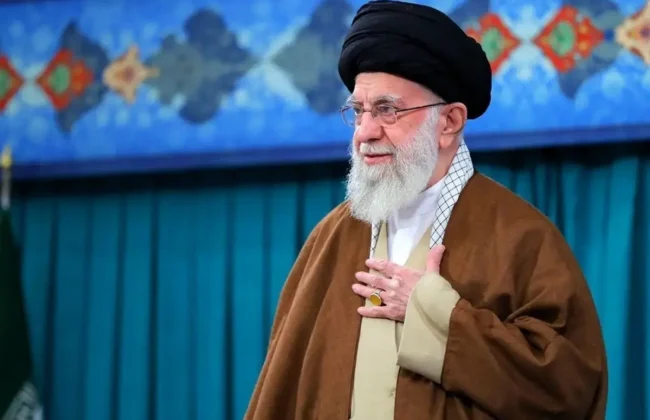 دیدار صمیمانه رهبر انقلاب با کارگران بسیجی به مناسبت هفته کار و کارگر