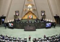 آیا نمایندگان بخاطر موافقت یا مخالف با استیضاح وزرا رشوه می‌گیرند؟