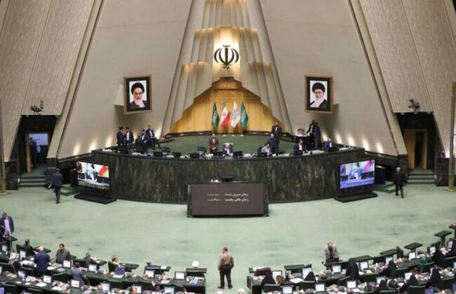 آیا نمایندگان بخاطر موافقت یا مخالف با استیضاح وزرا رشوه می‌گیرند؟