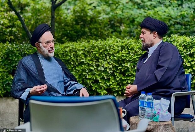 سید محمد خاتمی در بیت امام حضور یافت