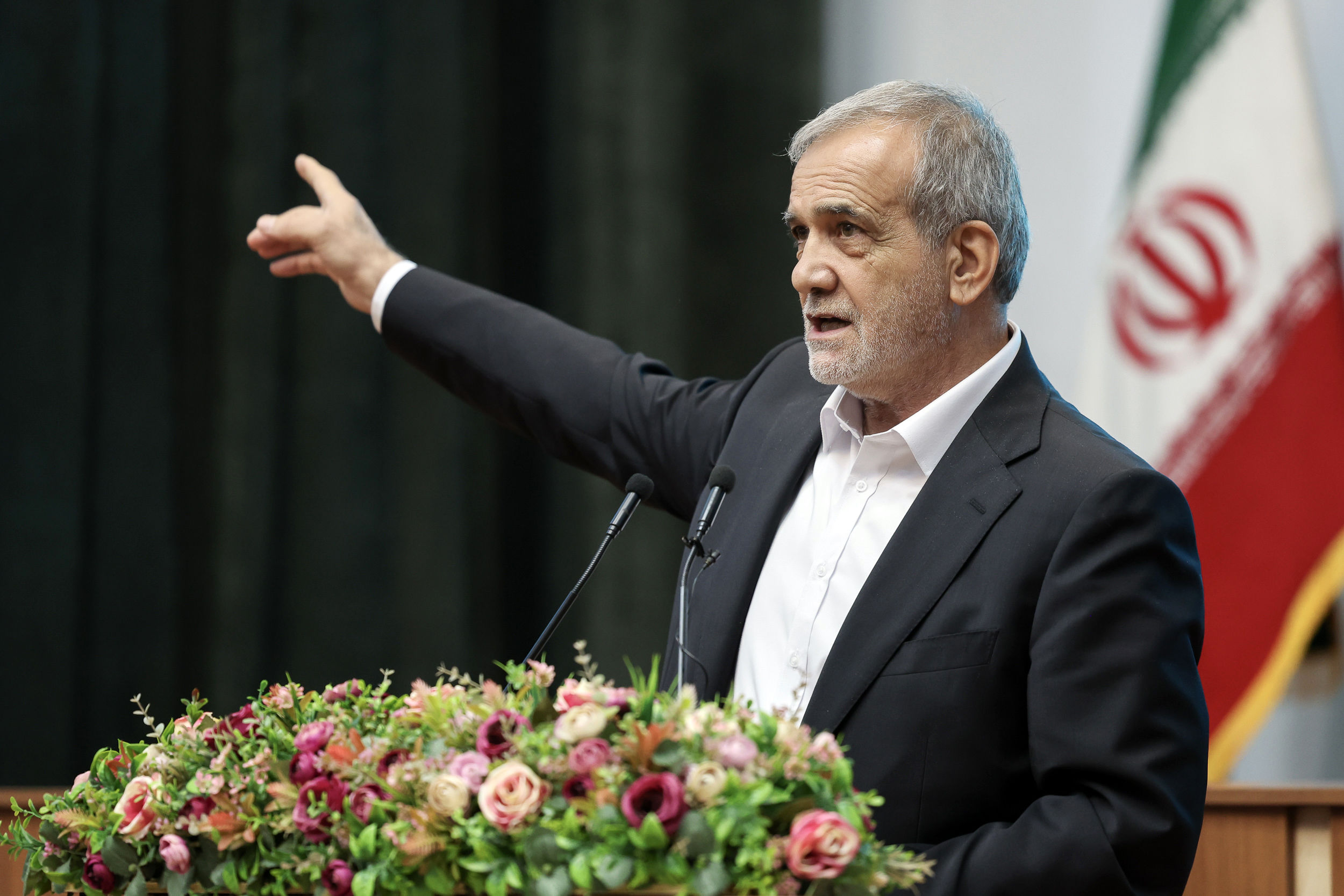 پزشکیان: پاسخ مشروع و قدرتمند ایران، دشمن را از اقدام احمقانه خود پشیمان خواهد کرد