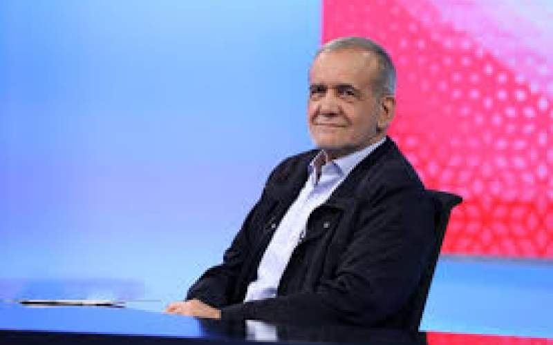 ابطحی: پزشکیان مظلوم ترین رئیس‌جمهور ایران است