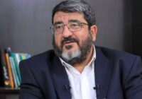 روزنامه اصولگرا: فؤاد ایزدی تازه از تخم درآمده!