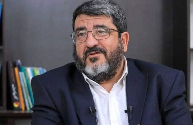 روزنامه اصولگرا: فؤاد ایزدی تازه از تخم درآمده!