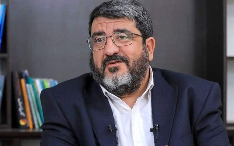روزنامه اصولگرا: فؤاد ایزدی تازه از تخم درآمده!