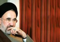 تصاویر جدید از سیدمحمد خاتمی بر مزار پدرش