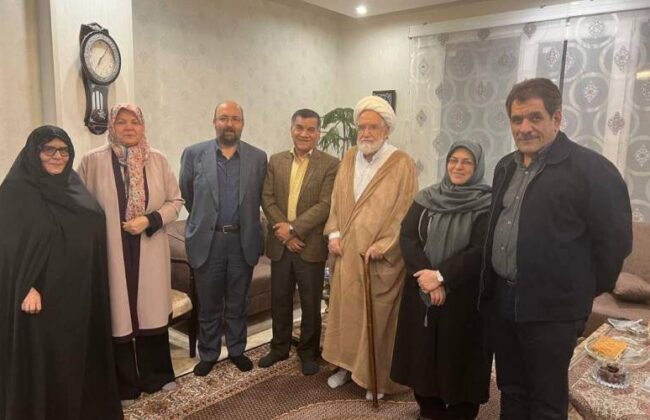 دیدار هیئت رئیسه جبهه اصلاحات با آیتالله کروبی