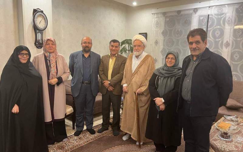 دیدار هیئت رئیسه جبهه اصلاحات با آیتالله کروبی