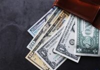 ریشه نوسانات دلار چیست؟