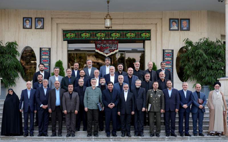 سرزمین عجایب دولت سیزدهم