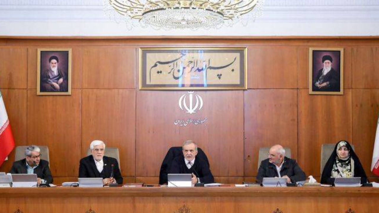 عیدی کارکنان دولت با تصویب هیئت دولت ۱۰ میلیون تومان شد